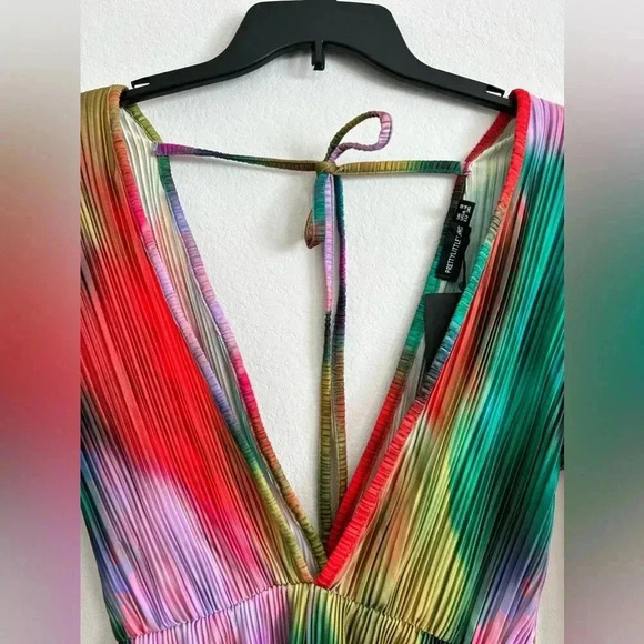 Pretty Little Thing Abstract Multicolored Romper with Flare Sleeves | sz 4 - Picture 4 of 11